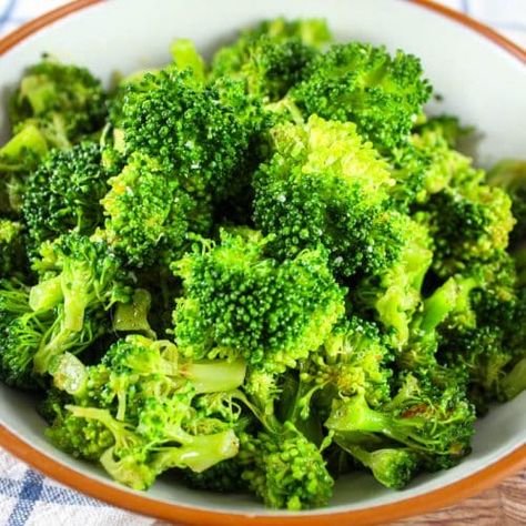 Steakhouse Broccoli, Sauce For Broccoli, Butter Broccoli, Longhorn Steakhouse, Seasoned Butter, How To Make Broccoli, Lemon Butter Sauce, Pan Dinners, Steamed Broccoli