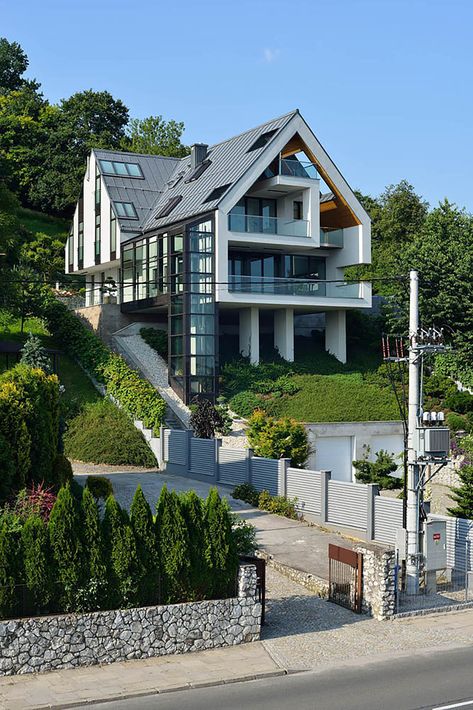 house on a steep hill - Google Search Houses On Slopes, Slope House Design, House On Slope, Slope House, Home Designs Exterior, Hillside House, Cottage House, A Hill, House Architecture Design