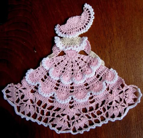 vestidinho Appliques Au Crochet, Crochet Dollies, Crochet Motif Patterns, Crochet Vintage, Crochet Girls, Haken Baby, Crochet Doily Patterns, Crochet Free, Crochet Applique