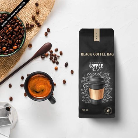 Free Black Coffee Bag Mockup PSD Template 1 Photography Tea, Coffee Bag Design, Coffee Advertising, Tea Labels, Coffee Inspiration, Coffee Label, International Coffee, Coffee Box, Bag Template