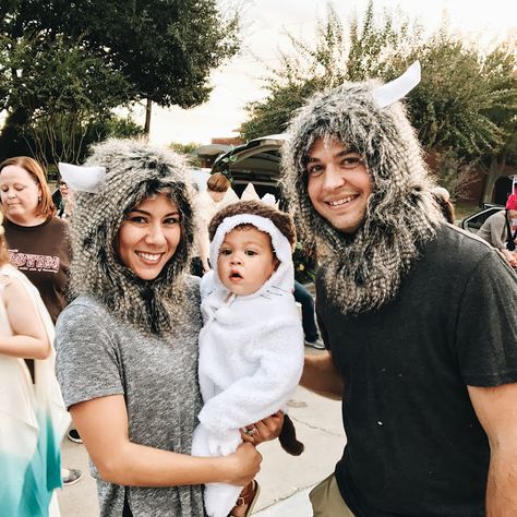 20 DIY Halloween Costumes We're Totally In Love With This Year Where The Wild Things Are Halloween Family, Wild Things Costume Diy, Wild Thing Costume Diy, Where The Wild Things Are Halloween Costume, Wild Things Halloween Costume, Wild Thing Costume, Where The Wild Things Are Halloween, Where The Wild Things Are Family Costume, Where The Wild Things Are Costume