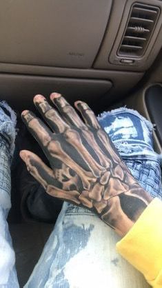 Skull Finger Tattoos, Bone Hand Tattoo, Hand Tattoo Designs, Mexican Tattoo, Skull Hand Tattoo, Arm Tats, Bone Tattoos, Hand Tats, Skeleton Tattoos