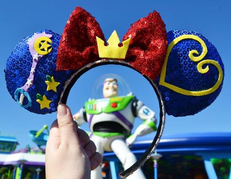 I have been spending the last week playing Kingdom Hearts 3 and it has been absolutely amazing!  These ears are a custom pair I made for my… Mickey Ears Headband, Disney Mignon, Diy Disney Ears, Disney Ears Headband, Disneyland Ears, Diy Mickey Ears, Disney Mouse Ears, Disney Minnie Mouse Ears, Space Ranger