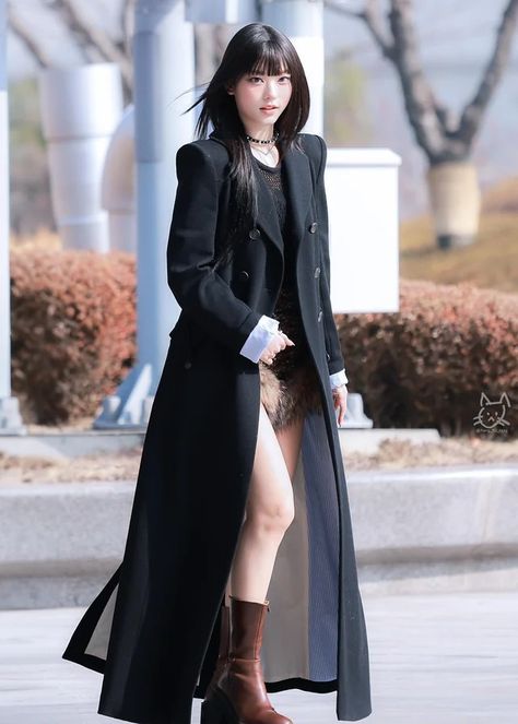 Medium Long Haircuts, 17 Kpop, New Jeans Style, Seoul Fashion Week, Seoul Fashion, Sarada Uchiha, Hairstyles Braids, Causual Outfits, Velvet Fashion