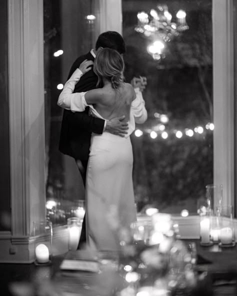 A SEA OF LOVE | that first dance as husband and wife | Instagram Cute Wedding Pictures, Wedding Photo Shot List, Anniversary Traditions, First Dance Photos, Husband And Wife Love, Sea Of Love, Photography Moodboard, Wedding First Dance, Engagement Shots