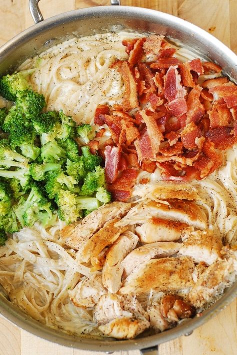 Easy Pasta Recipes: Fettuccine Alfredo Pasta with Broccoli, Chicken, and Bacon Chicken And Bacon Pasta, Bacon Pasta Recipes, Chicken Broccoli Pasta, Chicken And Bacon, Broccoli Chicken, Creamy Broccoli, Bacon Pasta, Broccoli Pasta, Homemade Alfredo Sauce