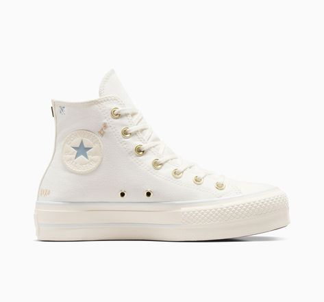 Cute Converse Shoes, Platform Chucks, Women In White, Cute Converse, Womens High Top Shoes, Shoe For Women, Chuck Taylor All Star Lift, High Top Shoe, White Nike Shoes