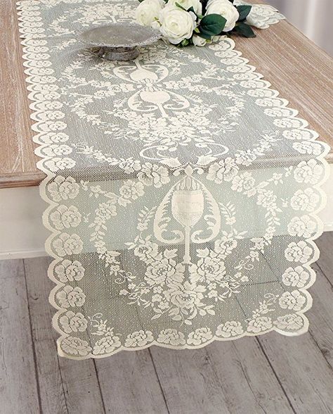 Runner Pizzo Shabby Chic 50 x 150 Blanc Mariclo Colore Verde Chiaro / Avorio: Casa e cucina Bridesmaids Burgundy, Cheap Table Runners, Elegant Table Decorations, Decoration For Party, Coffee Table Cloth, Embroidered Table Runner, Dress Bridesmaids, Lace Table Runners, Gold Home Decor