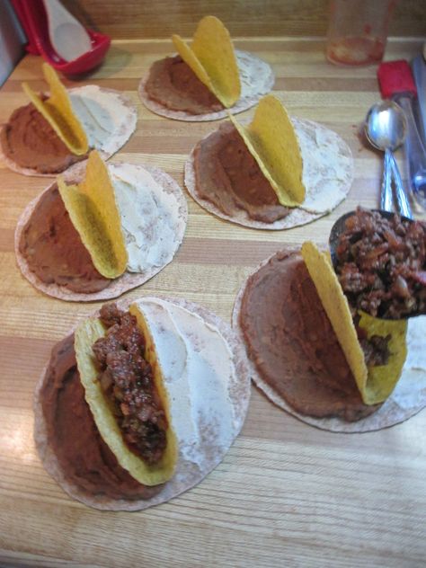 Double Decker Tacos, Double Decker Taco, Crunchy Taco Shells, One Pan Dinners, Toad In The Hole, Man Cooking, Food Recipes Easy, Meat Pies, Taco Stuffed Shells