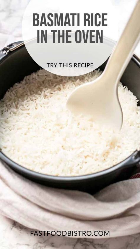 Basmati rice in the oven in a cake pan Oven Baked Basmati Rice, How To Bake Rice In The Oven, How To Cook Basmati Rice, Baked Basmati Rice, Ingredients For Fried Rice, Oven Baked Rice, Easy Oven Recipes, Rice Bake Recipes, Best Rice Recipe