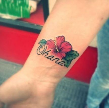 Tattoos Hawaii, Ohana Tattoos, Tattoo Ideas Disney, Crystals Tattoo, Fairy Hairstyles, Monster Ink, Hawaiian Flower Tattoos, Ohana Tattoo, Cream Tattoo