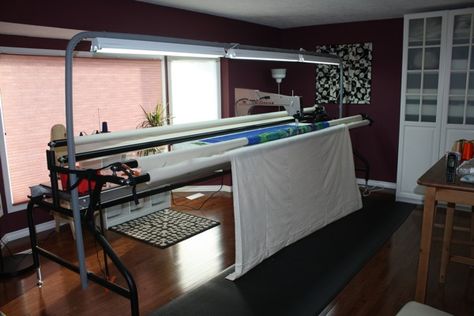 Overhead lighting APQS Longarm...Matt Sparrow...nice solution.. Longarm Quilting Tutorials, Quilt Sewing Room, Craft Organisation, Overhead Light, Snowman Quilt, Sewing Room Decor, Longarm Quilting Designs, Long Arm Quilting Machine, Sewing Room Organization