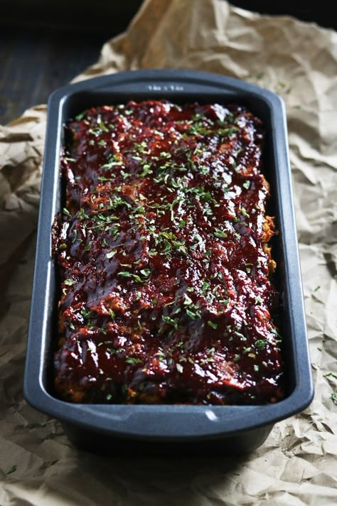 Chickpea Meatless Loaf Raw Garbanzo Bean Recipes, Campervan Meals, Chickpea Meatloaf, Chickpea Loaf, Meatless Loaf, Taffy Recipe, Meatless Meatloaf, Vegetarian Meatloaf, Nut Roast