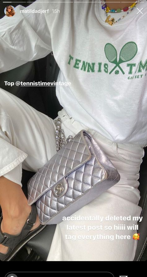 Silver Chanel Bag Outfit, Silver Handbag Outfit, Silver Chanel Bag, Manifest Book, Chanel Bag Outfit, Outfits Paris, Model Outfit, Bag Outfit, Silver Bags