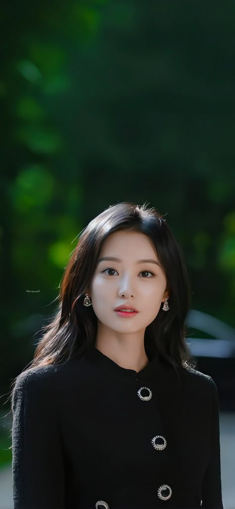 Korean Actress Wallpaper Hd, Queen Of Tears Kdrama Kim Ji Won, Beauty Of Korea, Kim Ji Won Wallpaper Queen Of Tears, Queen Of Tears Fashion, Queen Of Tears Kim Ji Won, Queen Of Tears Haein, Kdrama Haircut, Hong Hae In Queen Of Tears