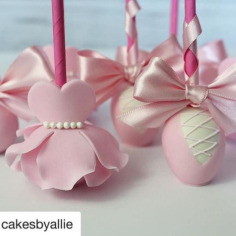 Have a little ballerina in your life? Then you will love these beautiful ballet cake pops by @cakesbyallie Allie used her Egg shaped cake pop mold by #mylittlecakepopmolds to shape the ballet slipper Get your cake pop molds at www.MyLittleCakepop.com link in bio. #cakepops #cakepop #ballet #ballerina #ballerinacake #ballerinacakepops #balletcakepops #mylittlecakepop #mylittlecakepopmolds Ballerina Rice Krispie Treats, Ballet Cake Pops, Ballerina Cake Pops, Cake Ballerina, Ballet Cake, Ballerina Birthday Cake, Perfect Cake Pops, No Bake Cake Pops, Shoes Cake