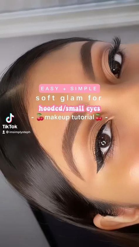 Soft Eye Makeup Hooded Eyes, Soft Glam Makeup Small Eyes, Eyeshadow Looks For Small Eyes, Makeup For Small Eyes Hooded, Make Up For Round Eyes, Eye Looks For Hooded Eyes, Hooded Eyelid Makeup, Eyeshadow For Small Eyes, Wing Eyeliner For Hooded Eyes