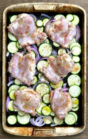 Chicken And Squash Sheet Pan Dinner, Chicken Thigh And Veggies Recipes, Chicken Zucchini Recipes, Pan Chicken Breast, Chicken And Zucchini, One Pan Meal, Recipes Around The World, Sheet Pan Suppers, Sheet Pan Dinners Recipes