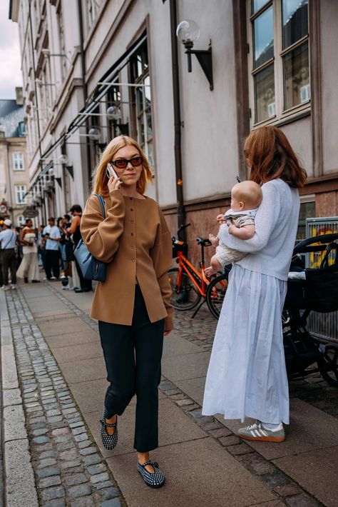 Copenhagen Fashion Week Street Style, Copenhagen Street Style, Backless Loafers, Vogue France, Copenhagen Fashion, Vogue Us, Copenhagen Style, Copenhagen Fashion Week, The Best Street Style