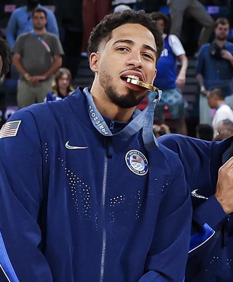 Tyreese Haliburton, Tyrese Haliburton, Devin Booker, College Basketball, Nba Players, Best Player, Body Positivity, Volleyball, Black Men