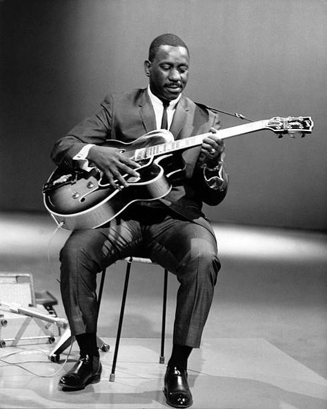 Wes Montgomery Pictures and Photos - Getty Images Wes Montgomery, Jazz Players, Jazz Artists, Boogie Woogie, Jazz Guitar, Jazz Musicians, Jazz Blues, Music Photo, Victor Hugo