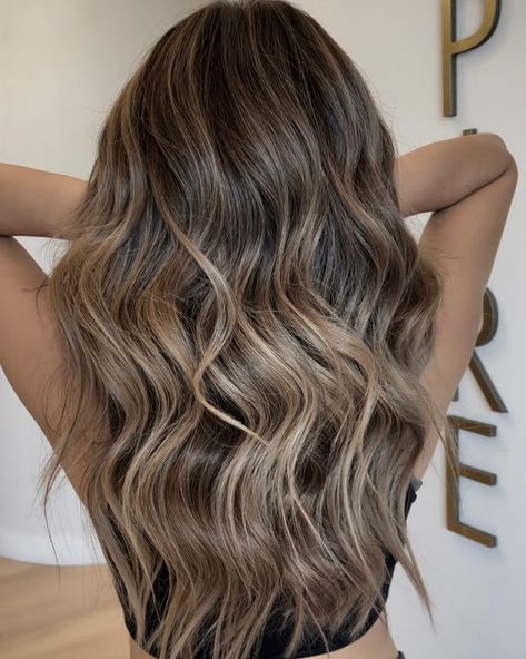 Bronde Balayage 2025: 22 Stunning Ideas for Brunettes, Blondes, Ashy Tones, Curly & Straight Hair Brown Hair With Ashy Balayage, Balayage Hair Blue Eyes, Brunette Beige Balayage, Beige Blonde Balayage Brunette, Blended Balayage Brunettes, Rooty Bronde, Beige Bronde Haircolor Ideas, Styles For Short Hair Curly, Low Maintenance Blonde Hair For Brunettes