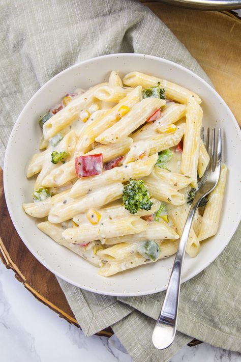 Pasta And White Sauce, Easy Dinner Recipes No Pasta, White Sauce Pasta Recipes, White Sauce For Pasta, Bechamel Sauce Pasta, White Pasta Sauce, White Pasta Sauce Recipe, Béchamel Sauce, Pasta Varieties