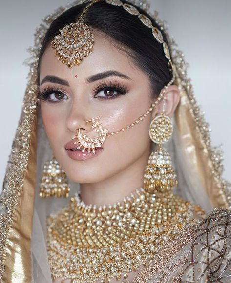 Shaadi Makeup, Nikkah Makeup, Desi Bridal Makeup, Pakistani Makeup, Indian Wedding Makeup, Indian Bride Makeup, Bridal Jewellery Inspiration, Pakistani Bridal Makeup, Bridal Makeup Images