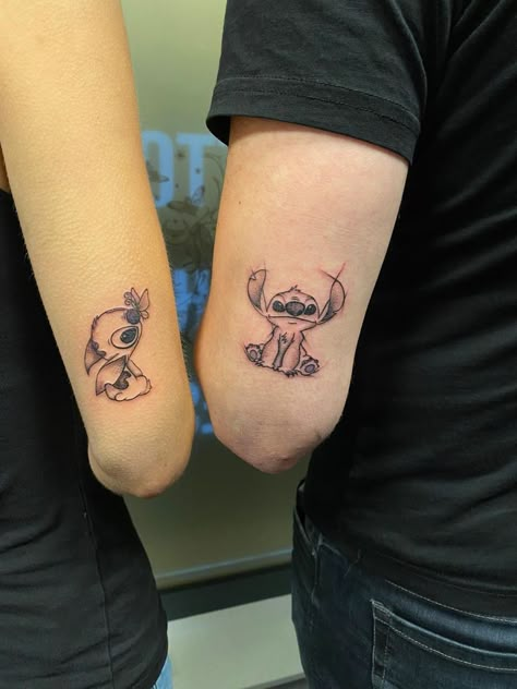 50 Unique Couple Tattoo Ideas For Expression of Love Tattoo Ideas For Couples Husband Wife, Women Sun Tattoo, Cat Tattoo Thigh, Stitch And Angel Tattoo, Small Tattoo Ideas Arm, Cute Tattoo Sleeve, Rose Tattoo Arm, Tattoo Hidden, Unique Couple Tattoo