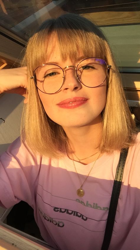 @KyannaAline Glasses And Bangs, Straight Lob, Glasses Hairstyles, Best Bangs, Bangs And Glasses, Straight Lobs, Spring Haircuts, Soft Bangs, Blonde Bangs