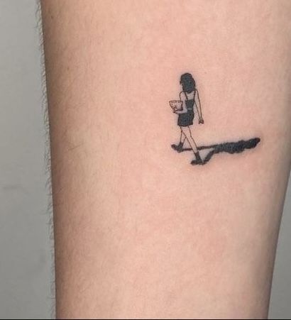 Small Silouhette Tattoo, Shadow Tattoo Silhouettes, Shadow People Tattoo, Shadow Self Tattoo, Tiny Person Tattoo, Siloette Ideas Tattoo, Silouette Tattoo Black, Tiny People Tattoo, Lorde Tattoo Ideas