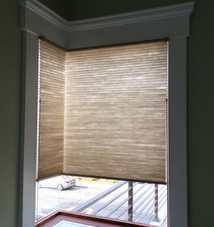 Hermosa Beach corner window - Hunter Douglas honeycomb shades providing privacy & insulation while allowing filtered light. Corner Window Curtains, Corner Window Treatments, Beach Window, Blinds Ideas, Beach Style Bedroom, Window Treatments Ideas, Honeycomb Shades, Interior Shutters, Corner Window