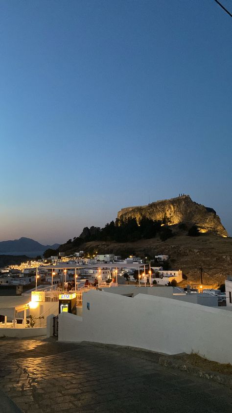 Beautiful Acropolis, 100% worth visiting Lindos Greece, Greek Meze, Top Restaurants, Evening Meals, Acropolis, Great Restaurants, Rhodes, Great View, Olympia