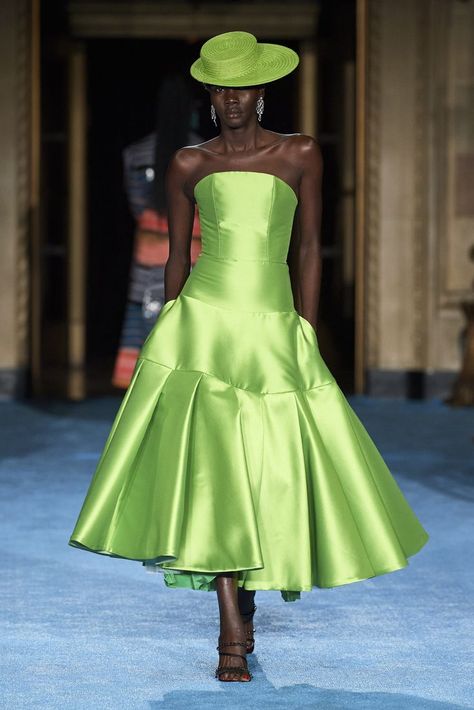 Christian Siriano Spring 2022 Ready-to-Wear collection, runway looks, beauty, models, and reviews. Tea Length Dress, Christian Siriano, Tea Length Dresses, Plus Size Womens Clothing, Tea Length, Couture Dresses, Green Fashion, Fashion Week Spring, New York Fashion Week