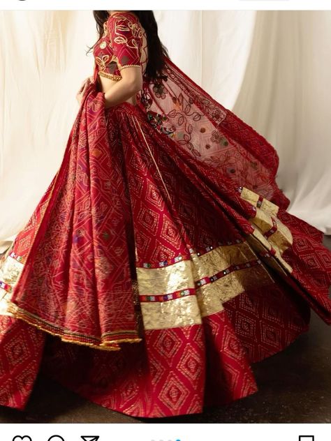 Latest Bridal Lehenga Designs, Latest Bridal Lehenga, Trendy Outfits Indian, Indian Outfits Lehenga, Wedding Lehenga Designs, Lehenga Designs Simple, Indian Bride Outfits, Traditional Indian Dress, Chique Outfits