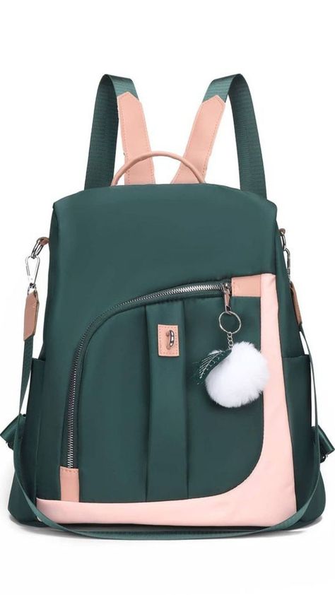 Minimalist backpacking is an increasingly popular approach to travel that focuses on simplicity, allowing for greater freedom and peace of mind on the road. For more information, visit our website. Minimalist Backpacking, Cute Backpacks For Women, Woman Backpack, Green Preppy, Backpacking Essentials, Elegant Preppy, Functional Backpack, Minimalism Lifestyle, Minimalist Backpack