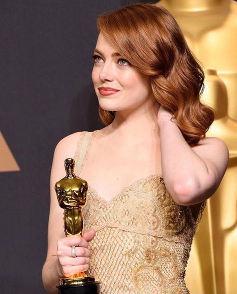 Emma Stone Oscars, Celia St James, Oscars 2017, Female Actors, Blonde Actresses, St James, Emma Stone, Amazing Spiderman, Smash Cake