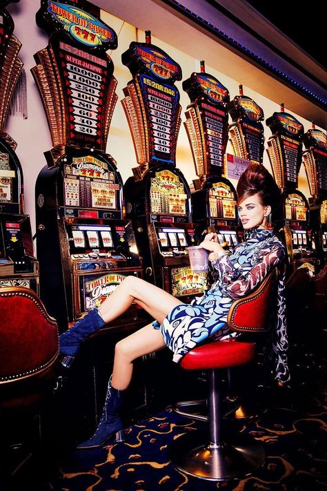 Fashion editorial April 2020 Las Vegas Fashion, Casino Roulette, Casino Dress, Ellen Von Unwerth, Casino Night Party, Casino Outfit, Madame Figaro, Slot Machines, Vegas Trip