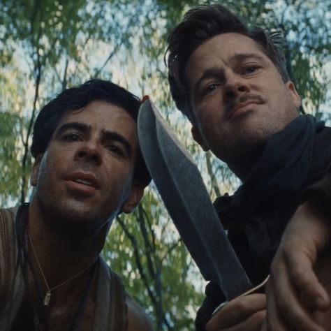 inglourious basterds Donny Donowitz, Netflix Series To Watch, Aldo Raine, Ww2 Movies, Brad Pitt Haircut, Top Netflix Series, Eli Roth, Film Major, Hans Landa