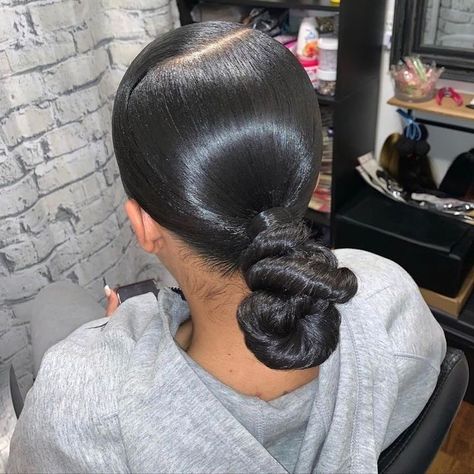 https://www.instagram.com/p/CLo9v9HnGBl/?igshid=1srpczper4dhr Slick Back Ponytail Knot Bun, Sleek Knot Bun, Bun To The Back, Low Knot Bun, Bhaddie Hairstyle, Pony Hairstyles, Weave Ponytail Hairstyles, Sleek Ponytail Hairstyles, Knot Bun