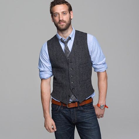 Ties are known for being dressy, but a great way to dress it down is by wearing it with jeans. Enjoy our collection of tie + jeans inspiration! Groomsmen Vest, Groomsmen Outfit, Vest Outfits Men, Mens Vest Fashion, Mens Fashion Dressy, Herringbone Vest, Famous Outfits, Vest And Tie, Mens Fashion Smart