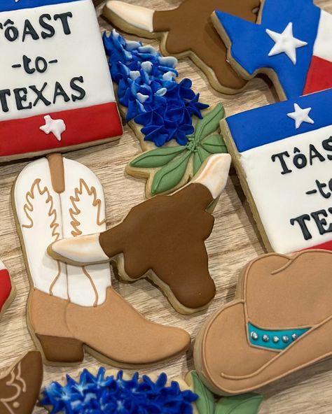 Tôast to Texas! A fun play on their last name Tô and throwing a Texas themed party. I love how creative it is! All things Texas, enjoy! #cookiesthatclapp #sugarcookies #customsugarcookies #decoratedsugarcookies #decoratedcookies #customcookies #royalicing #royalicingcookies #edibleart #texas #texascookies #texascookiers Texas Themed Food, Texas Themed Party Decorations, Texas Birthday Party, Texas Themed Party, Texas Party, Texas Theme, Pool Party Themes, Sweet 16 Parties, Iced Cookies