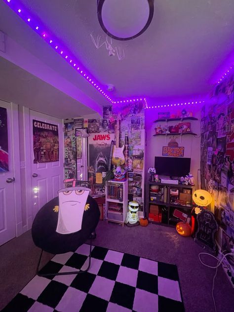 Scenecore Bedroom, Scene Bedroom Ideas, Fall Aesthetic Grunge, Rearranging Room, Emo Bedroom Aesthetic, Scenecore Room, Scene Kid Bedroom, Scene Core Wallpaper, Emo Bedroom