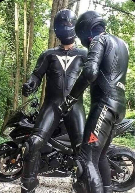 Dainese Suit, Suit Motorcycle, Motorcycle Suits Men, Biker Helmet, Motorcycle Leathers Suit, Motorcycle Guy, Hot Biker Guys, Bike Leathers, Motorbike Leathers