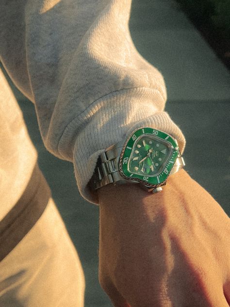 Laarvee watch / Kith / timepiece / watch / AP / rolex Streetwear Ap Watch, Random Images, Benz S, Jewelry Fashion Trends, Jewelry Lookbook, Jewelry Inspo, Vintage Watches, Things To Buy, Amazing Jewelry