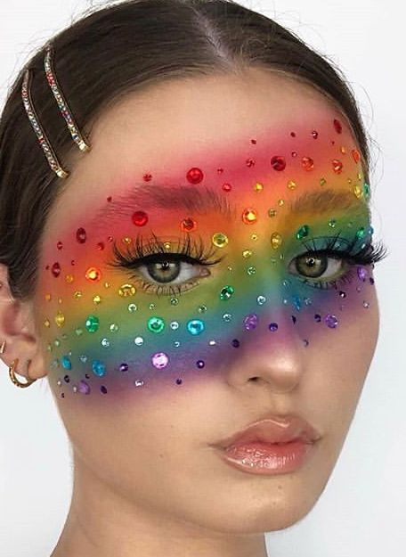 Rainbow Make Up Look, Cute Rainbow Makeup Looks, Candy Themed Makeup Looks, Pride Makeup Ideas Glitter, Pride Glitter Makeup, Pride Month Makeup Ideas, Pride Inspired Makeup, Pride Costume Ideas, Rainbow Halloween Makeup