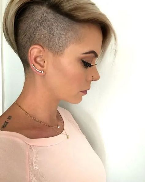 Half Shaved Head Hairstyle, Pixie Cut Shaved Sides, Shaved Pixie Cut, Shaved Pixie, Half Shaved Hair, Shaved Side Hairstyles, Short Hair Undercut, Edgy Short Hair, Long Pixie