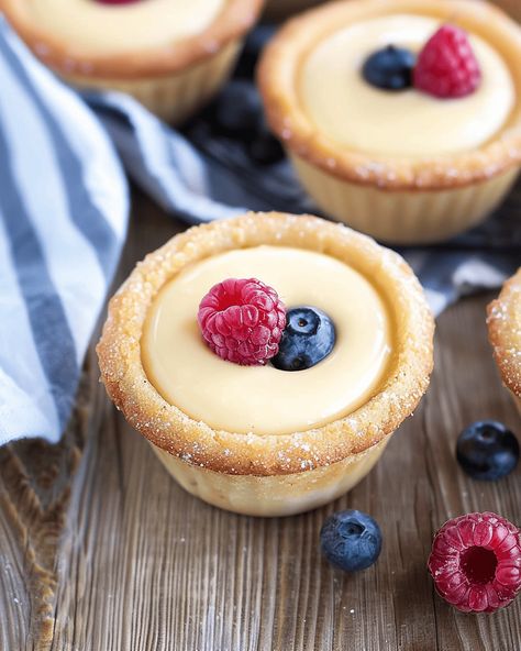 Vanilla Custard Cookie Cups - Recipes, Tasks & Tools Blueberry Custard, Vanilla Custard Recipe, Cups Recipes, Custard Cup, Custard Cookies, Cookie Cups Recipe, Custard Recipe, Homemade Custard, Fruit Toppings