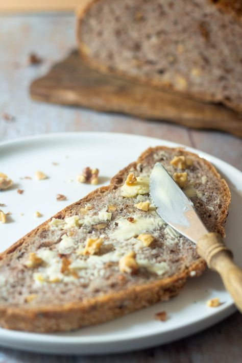 Recipe for German-style Walnut Bread ('Walnussbrot') Walnut Bread Recipe, Baked Breads, German Bread, Easy To Bake, Bread Tin, Herb Bread, Walnut Recipes, Protein Bread, Walnut Bread