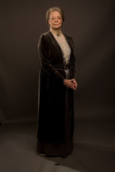 Downton Abbey - Countess Violet Crawley Violet Crawley, Downton Abbey Quotes, Downton Abbey Costumes, Downton Abbey Cast, Downton Abbey Series, Lady Violet, Dowager Countess, Downton Abbey Fashion, Downton Abby